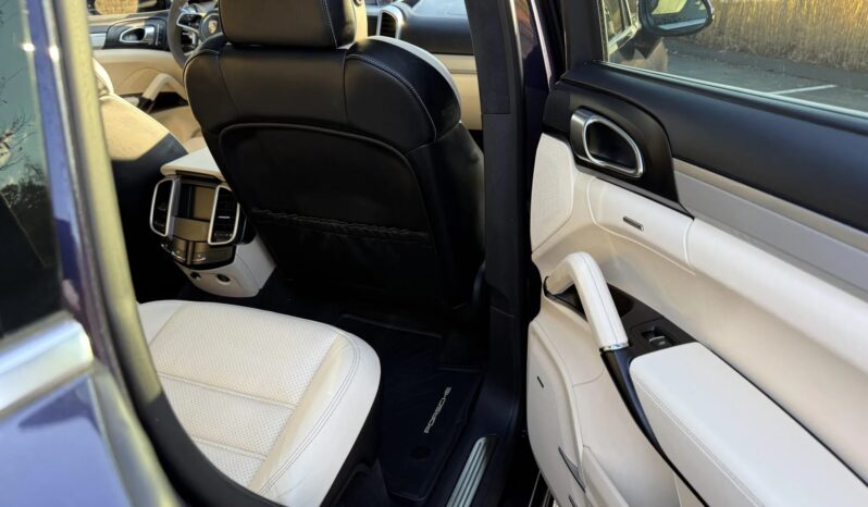 								2017 Porsche Cayenne Turbo full									