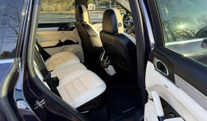 								2017 Porsche Cayenne Turbo full									