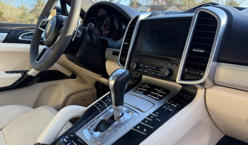 								2017 Porsche Cayenne Turbo full									