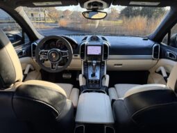 										2017 Porsche Cayenne Turbo full									