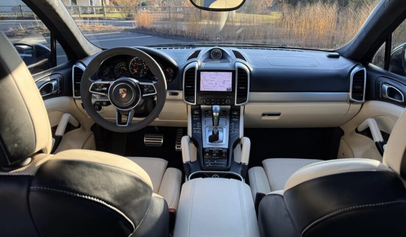								2017 Porsche Cayenne Turbo full									