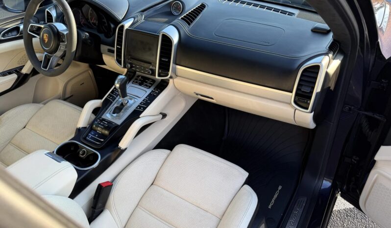 								2017 Porsche Cayenne Turbo full									