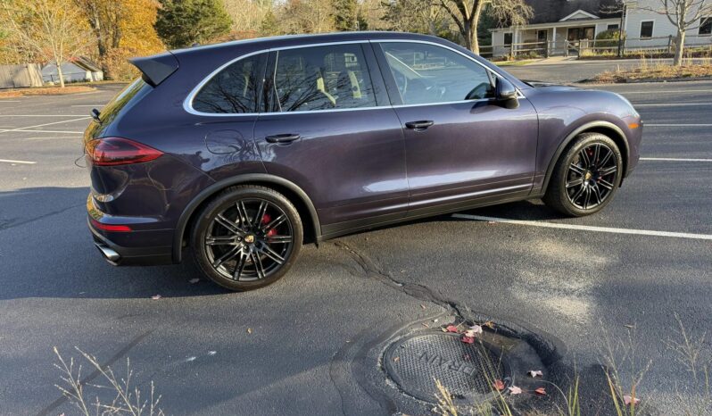 								2017 Porsche Cayenne Turbo full									