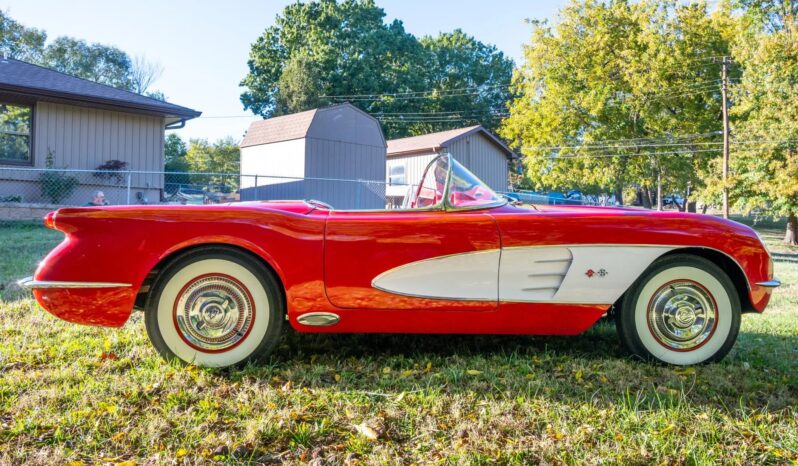 								1954 Chevrolet Corvette 4-Speed full									