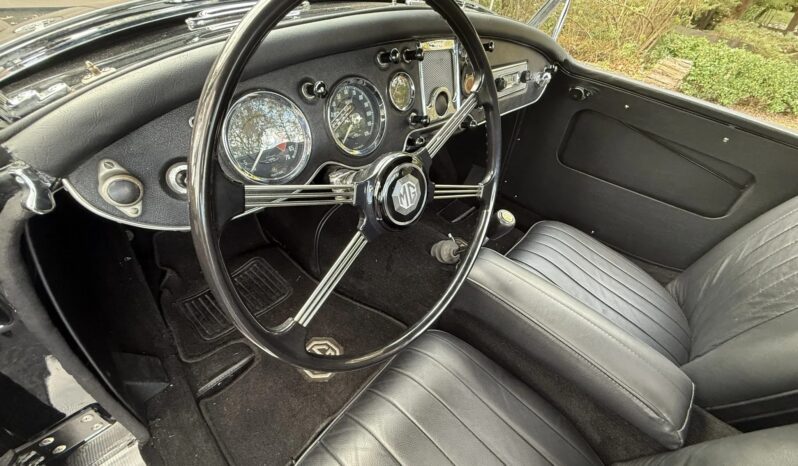								1962 MG MGA 1600 Mk II Roadster full									