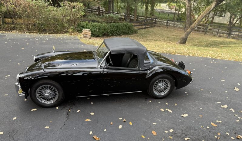 								1962 MG MGA 1600 Mk II Roadster full									