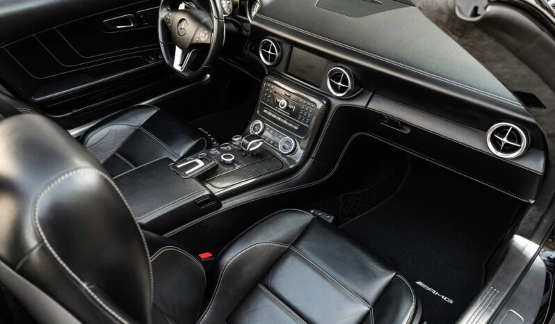 
								2012 Mercedes-Benz SLS AMG Roadster full									
