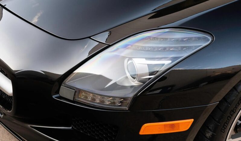 
								2012 Mercedes-Benz SLS AMG Roadster full									