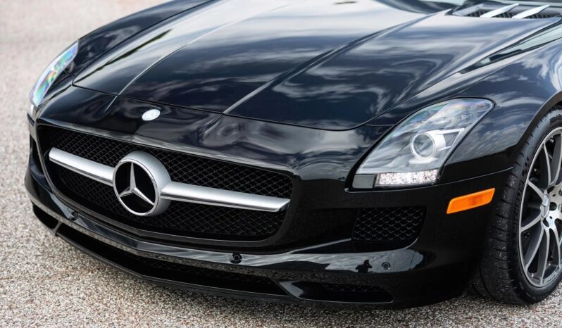 
								2012 Mercedes-Benz SLS AMG Roadster full									