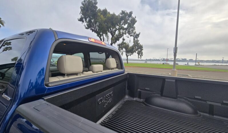 
								2006 Toyota Tundra Limited Double Cab V8 full									