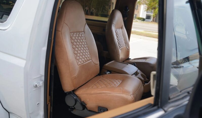 
								1993 Ford Bronco XLT Blue Point 302ci full									