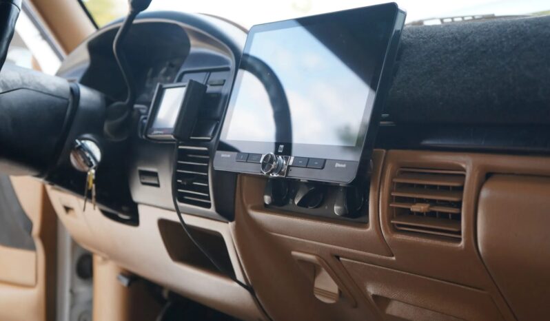 
								1993 Ford Bronco XLT Blue Point 302ci full									