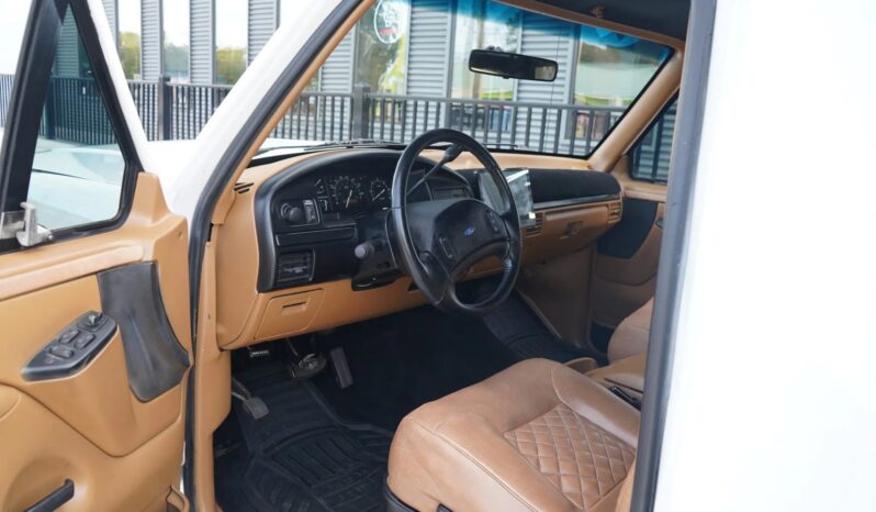 
								1993 Ford Bronco XLT Blue Point 302ci full									