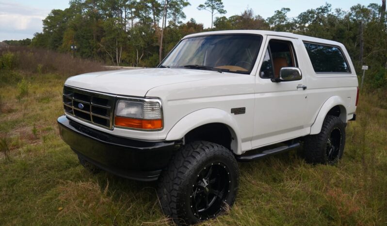 
								1993 Ford Bronco XLT Blue Point 302ci full									