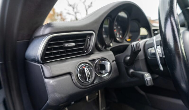 
								2018 Porsche 911 Carrera 4 GTS Coupe full									