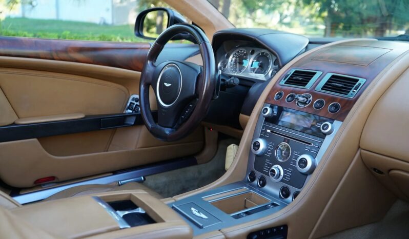 								2010 Aston Martin DB9 Volante full									
