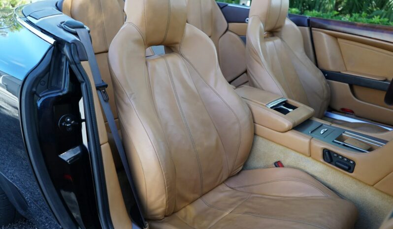 								2010 Aston Martin DB9 Volante full									