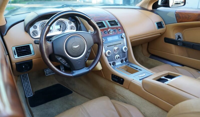 								2010 Aston Martin DB9 Volante full									