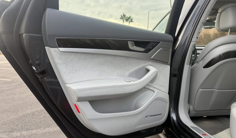 
								2013 Audi S8 Turbocharged full									