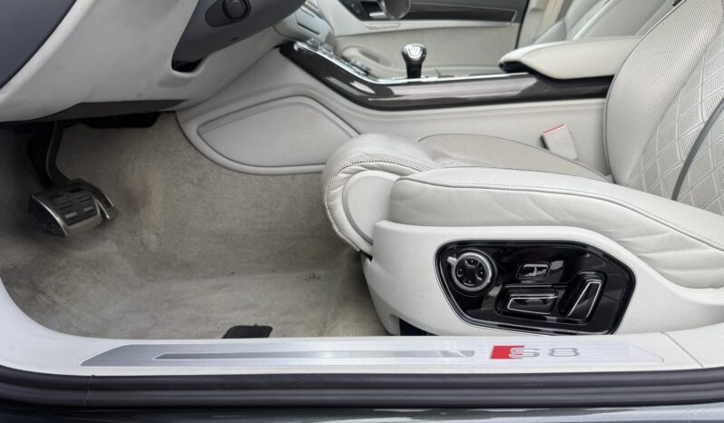 
								2013 Audi S8 Turbocharged full									