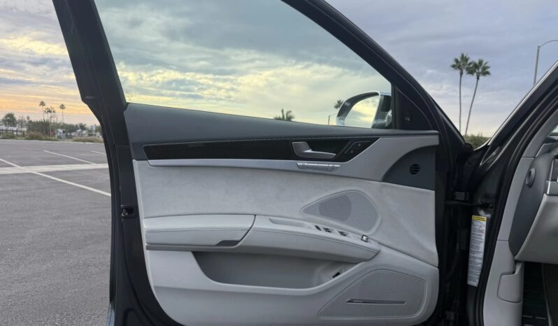 
								2013 Audi S8 Turbocharged full									