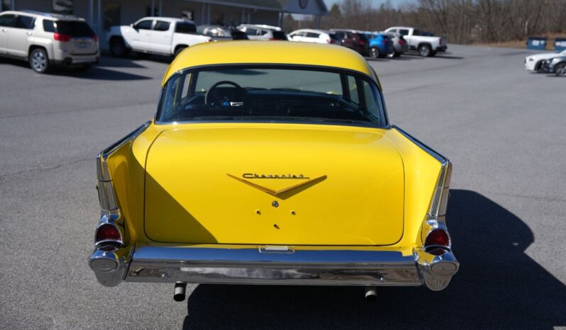 
								1957 Chevrolet Bel Air 2-Door Sedan 355 V8 full									