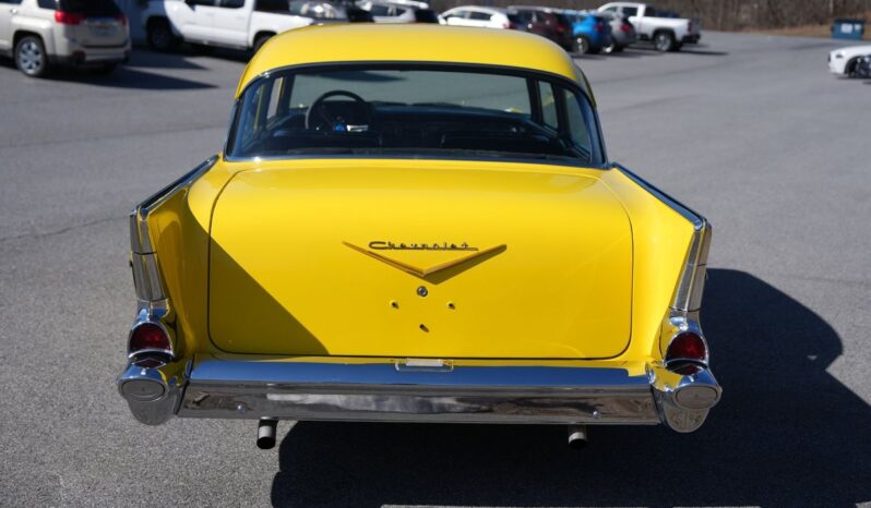 
								1957 Chevrolet Bel Air 2-Door Sedan 355 V8 full									