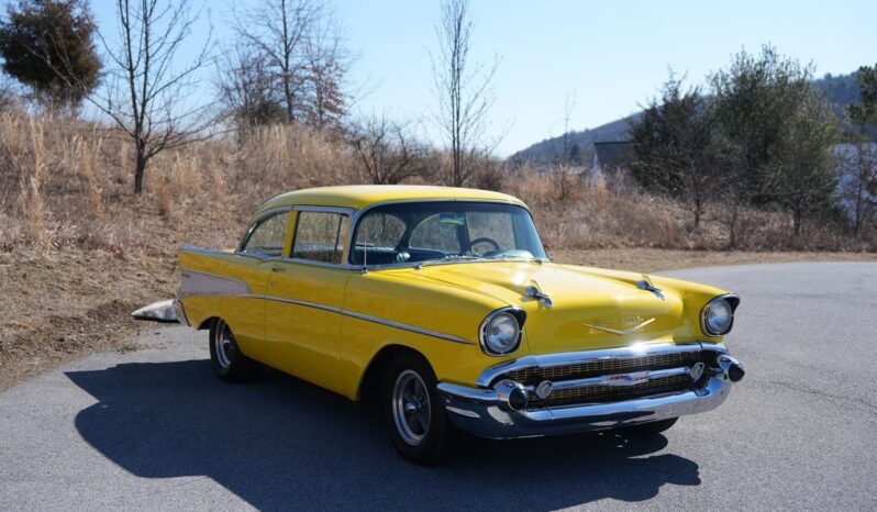 
								1957 Chevrolet Bel Air 2-Door Sedan 355 V8 full									