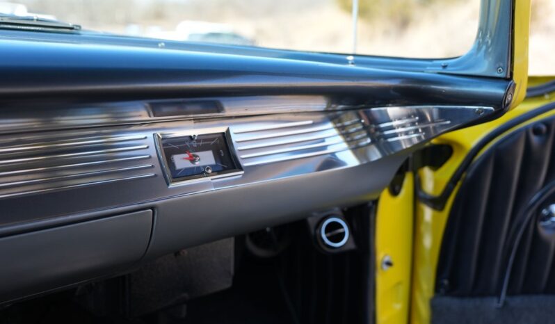 
								1957 Chevrolet Bel Air 2-Door Sedan 355 V8 full									