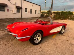 
										1959 Chevrolet Corvette 4-speed full									