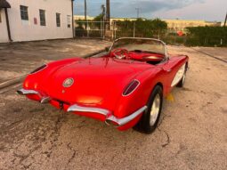 
										1959 Chevrolet Corvette 4-speed full									
