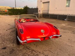 
										1959 Chevrolet Corvette 4-speed full									