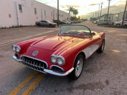 
										1959 Chevrolet Corvette 4-speed full									