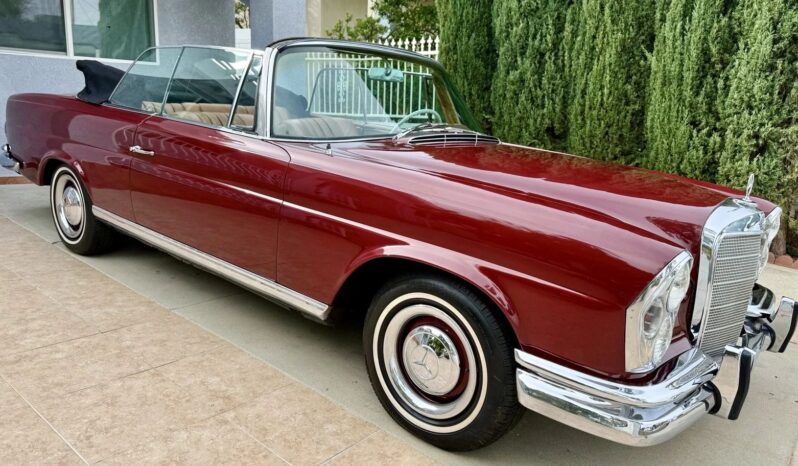 
								1965 Mercedes-Benz 250SE Convertible full									