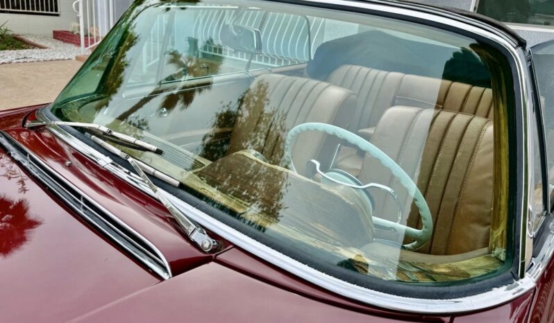 
								1965 Mercedes-Benz 250SE Convertible full									