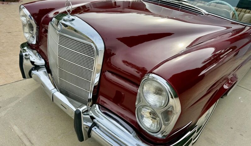 
								1965 Mercedes-Benz 250SE Convertible full									
