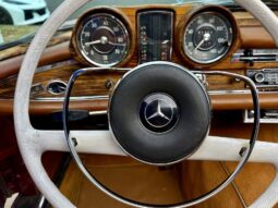 
										1965 Mercedes-Benz 250SE Convertible full									