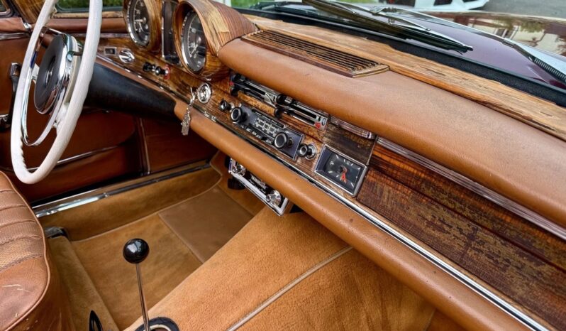 
								1965 Mercedes-Benz 250SE Convertible full									