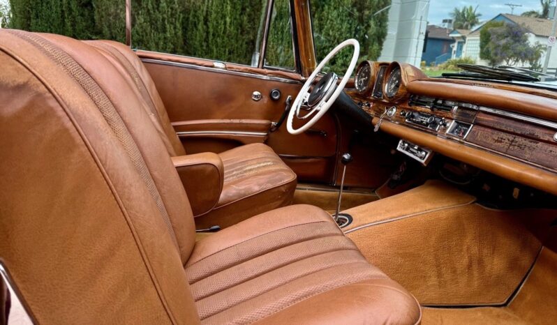 
								1965 Mercedes-Benz 250SE Convertible full									
