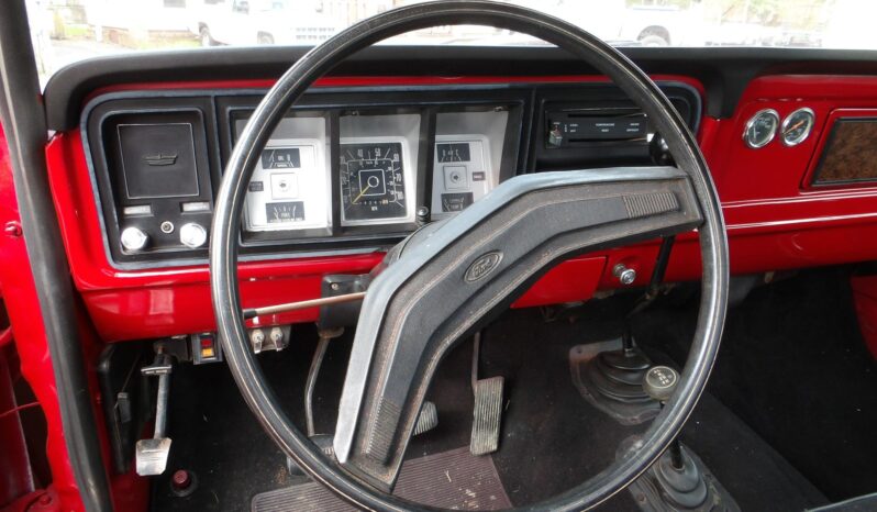
								1979 Ford F-150 Short Bed 4×4 Short Bed Dentside full									