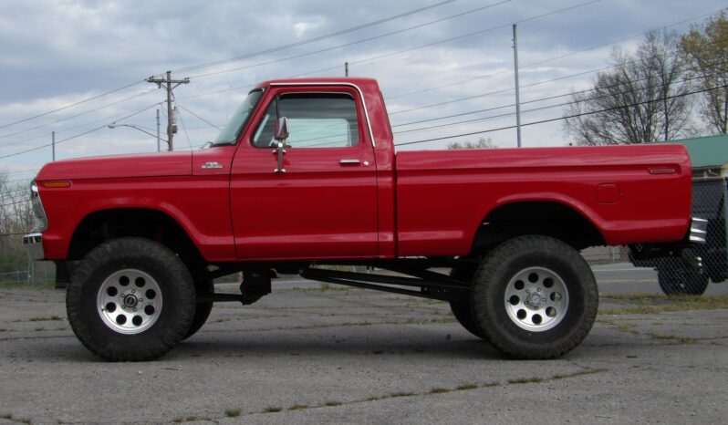 
								1979 Ford F-150 Short Bed 4×4 Short Bed Dentside full									