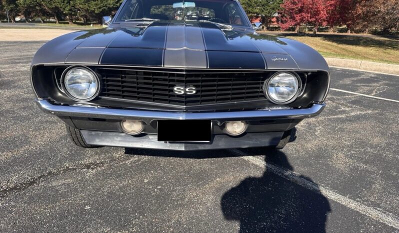 
								1969 Chevrolet Camaro SS tribute RWD Manual full									