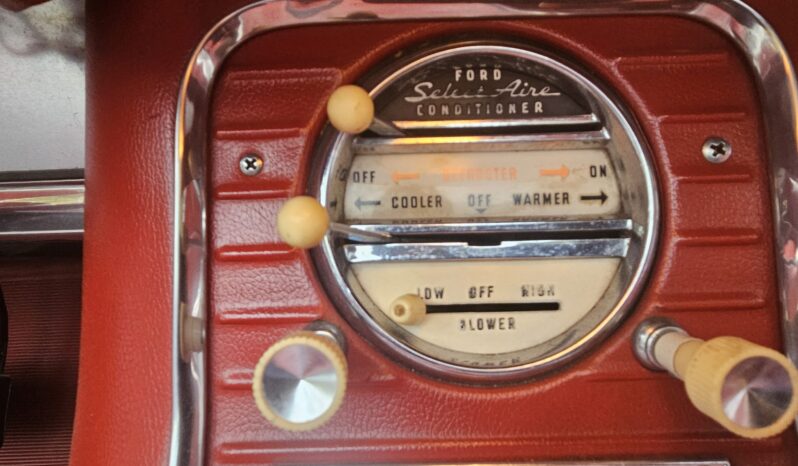 
								1960 Ford Thunderbird Convertible full									