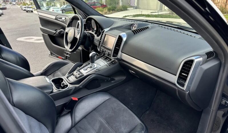 
								2014 Porsche Cayenne GTS 4.8 full									