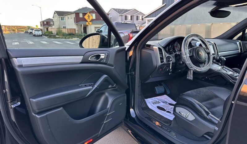 
								2014 Porsche Cayenne GTS 4.8 full									