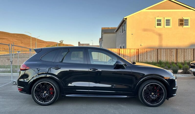 
								2014 Porsche Cayenne GTS 4.8 full									