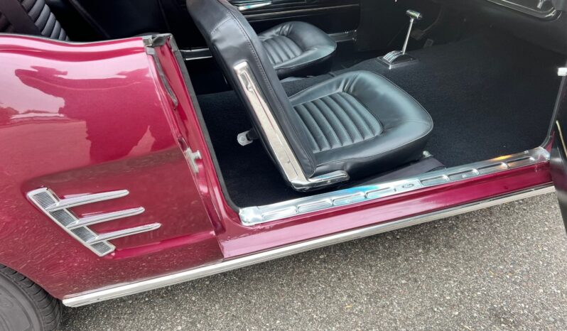 								1966 Ford Mustang 351 ci V8 full									