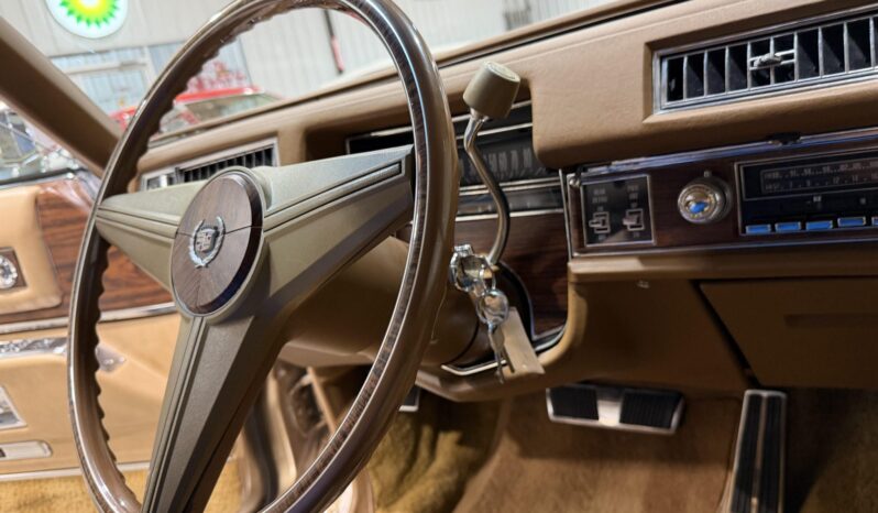 
								1976 Cadillac Fleetwood Brougham full									