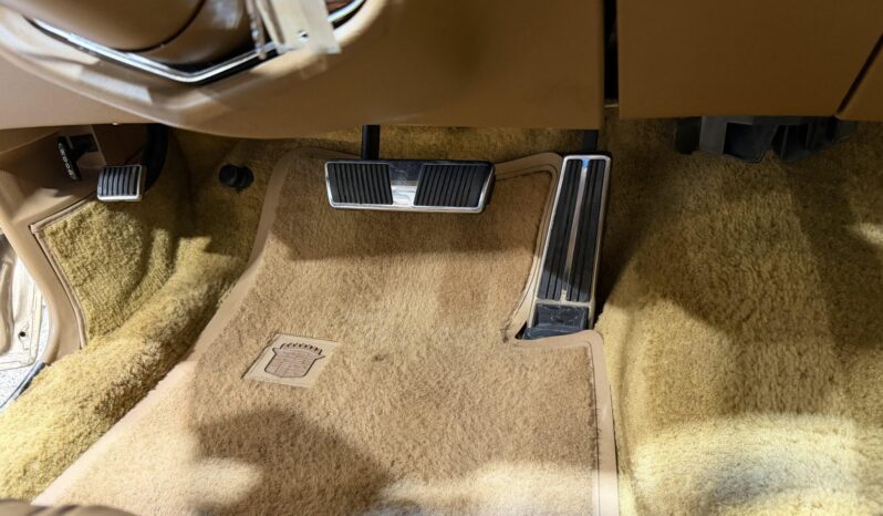 
								1976 Cadillac Fleetwood Brougham full									