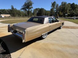 
										1976 Cadillac Fleetwood Brougham full									